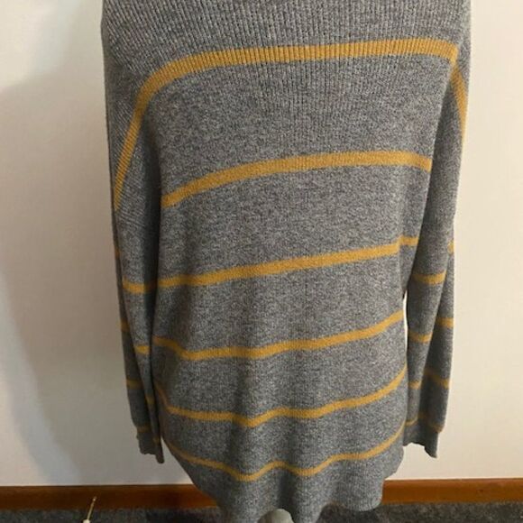American Eagle Gray, Mustard Yellow jegging sweater, size S/P - Picture 2 of 3